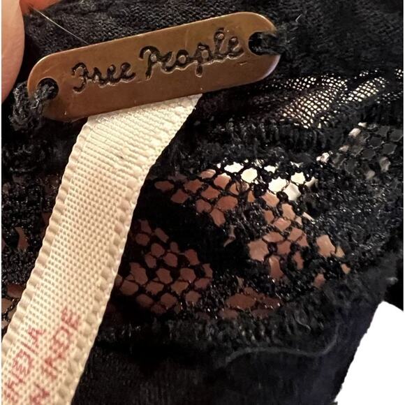 Free People Top Blouse Womens Small Black Lace Sleeveless Coquette Whimsigoth - Picture 3 of 8